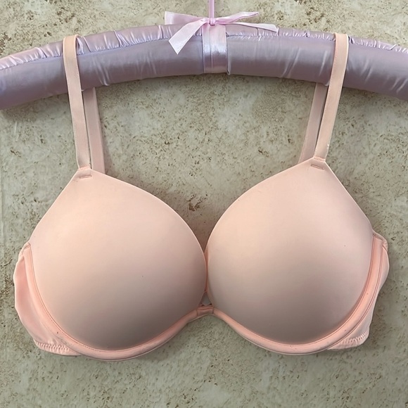 Victoria’s Secret Pink Wear Everywhere Super Push-up Bra size 32D - Picture 1 of 8